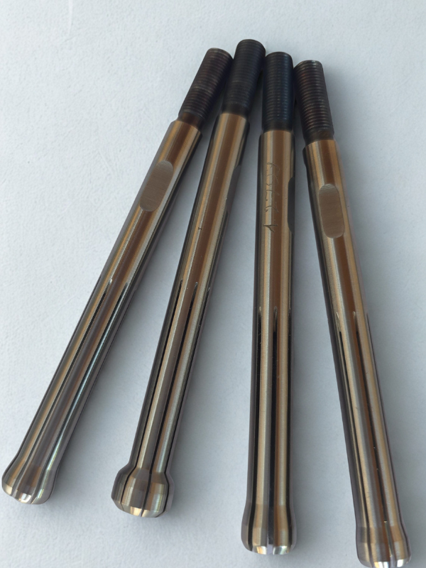 Autóipari alkatrészek CNC esztergálása